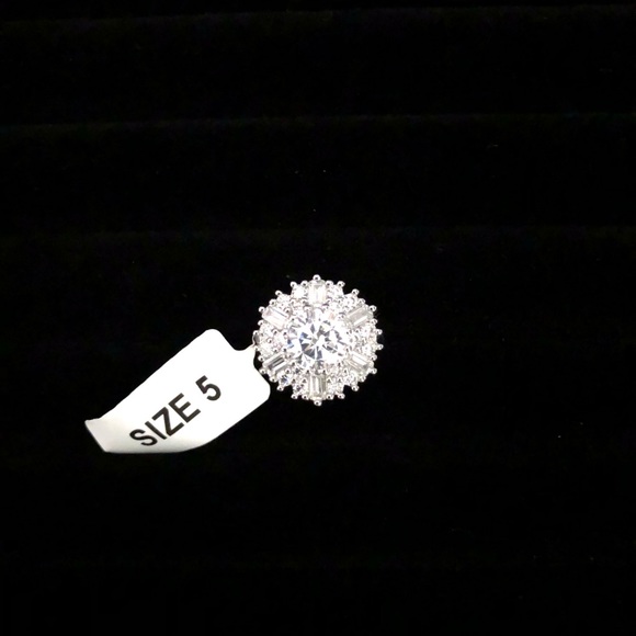 NWT 925 Sterling Silver Ring - Picture 3 of 6